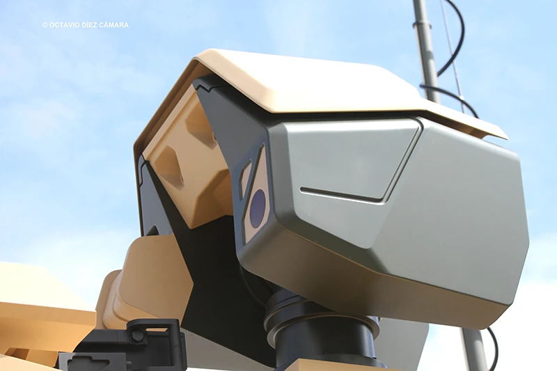 Los sistemas HELMA-P están disponibles en distintos tonos para adaptarlos mejor al que tengan los vehículos portadores. Foto: Octavio Díez Cámara